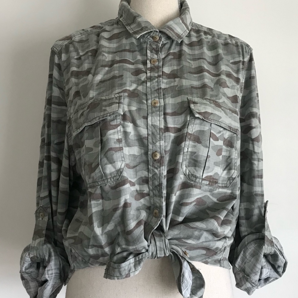 American Eagle Outfitters Women’s Camo Flannel